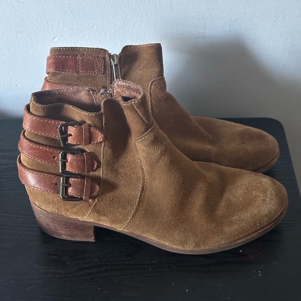 UGG Volta Tan Suede Leather Ankle Boots